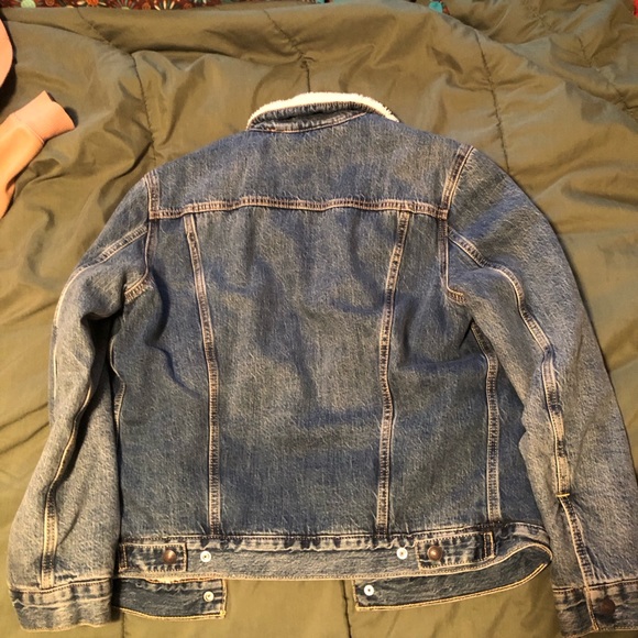 Levi’s Denim Sherpa Jacket - Picture 2 of 4